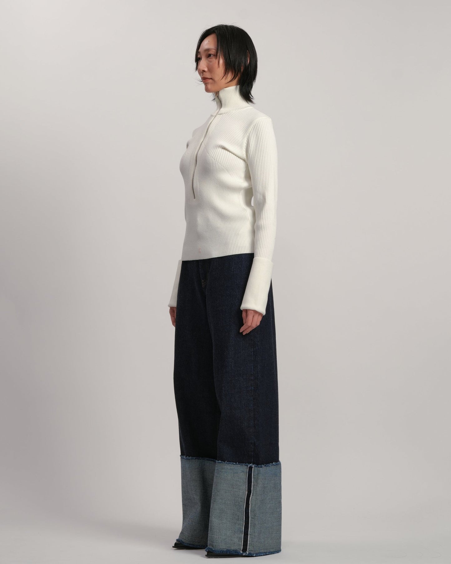 DOLK zipper fly High neck knit WHITE LIVINGTONE OFFICIAL WEB STORE