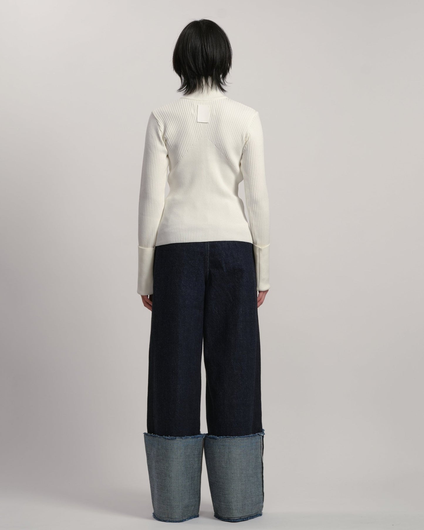 DOLK zipper fly High neck knit WHITE LIVINGTONE OFFICIAL WEB STORE