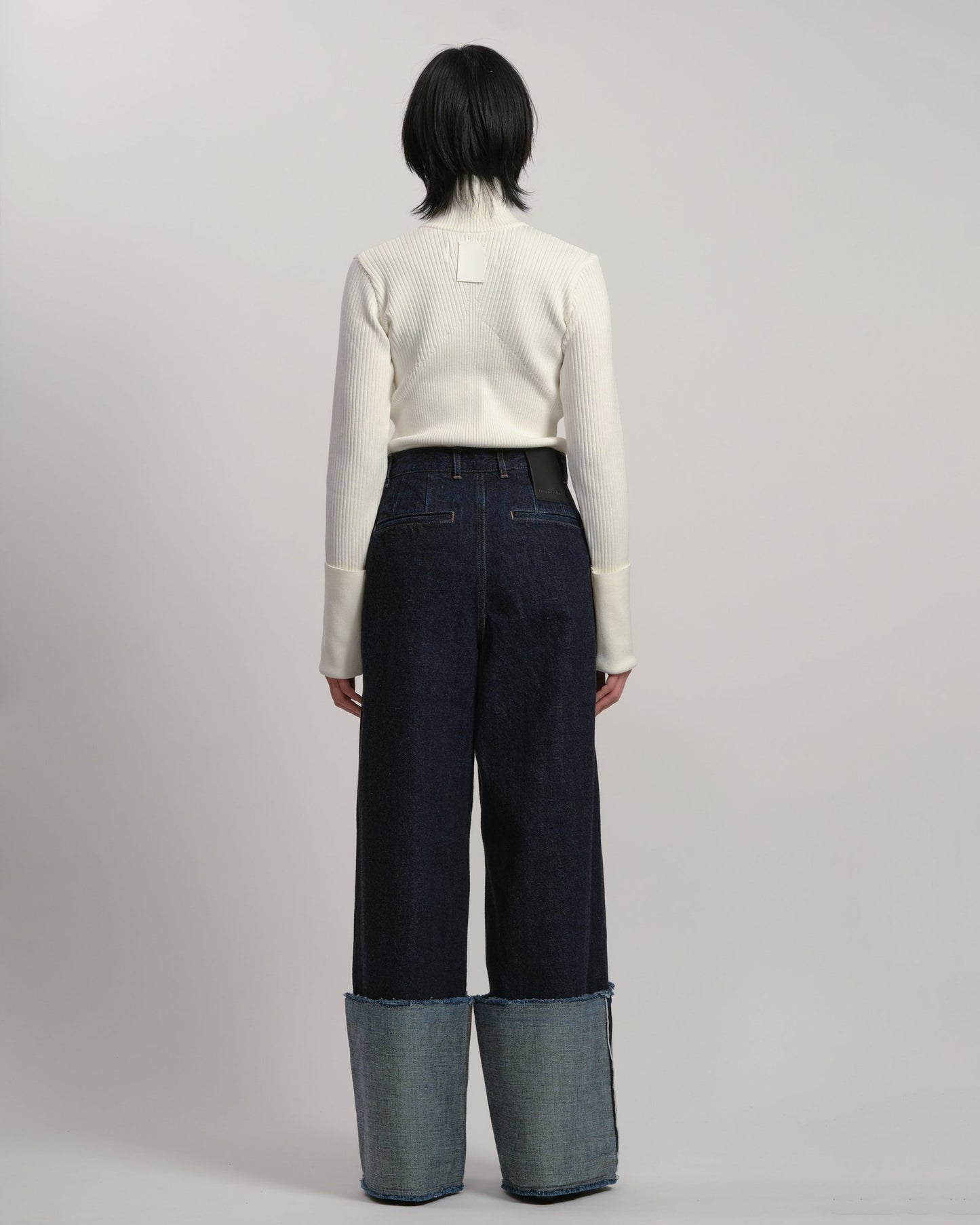DOLK BLACK×WHITE LIVINGTONE OFFICIAL WEB STORE