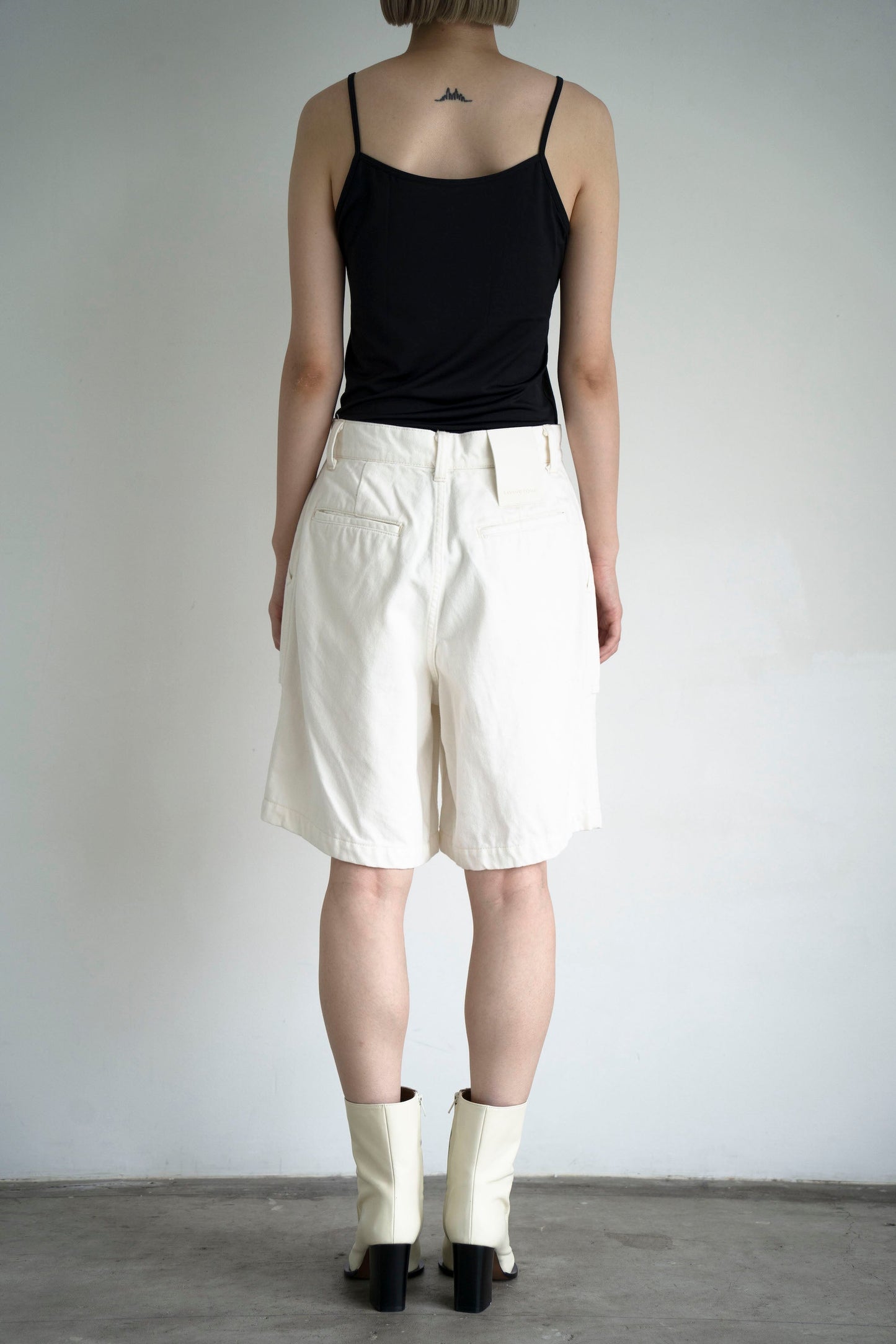 DIAZ WHITE LIVINGTONE OFFICIAL WEB STORE