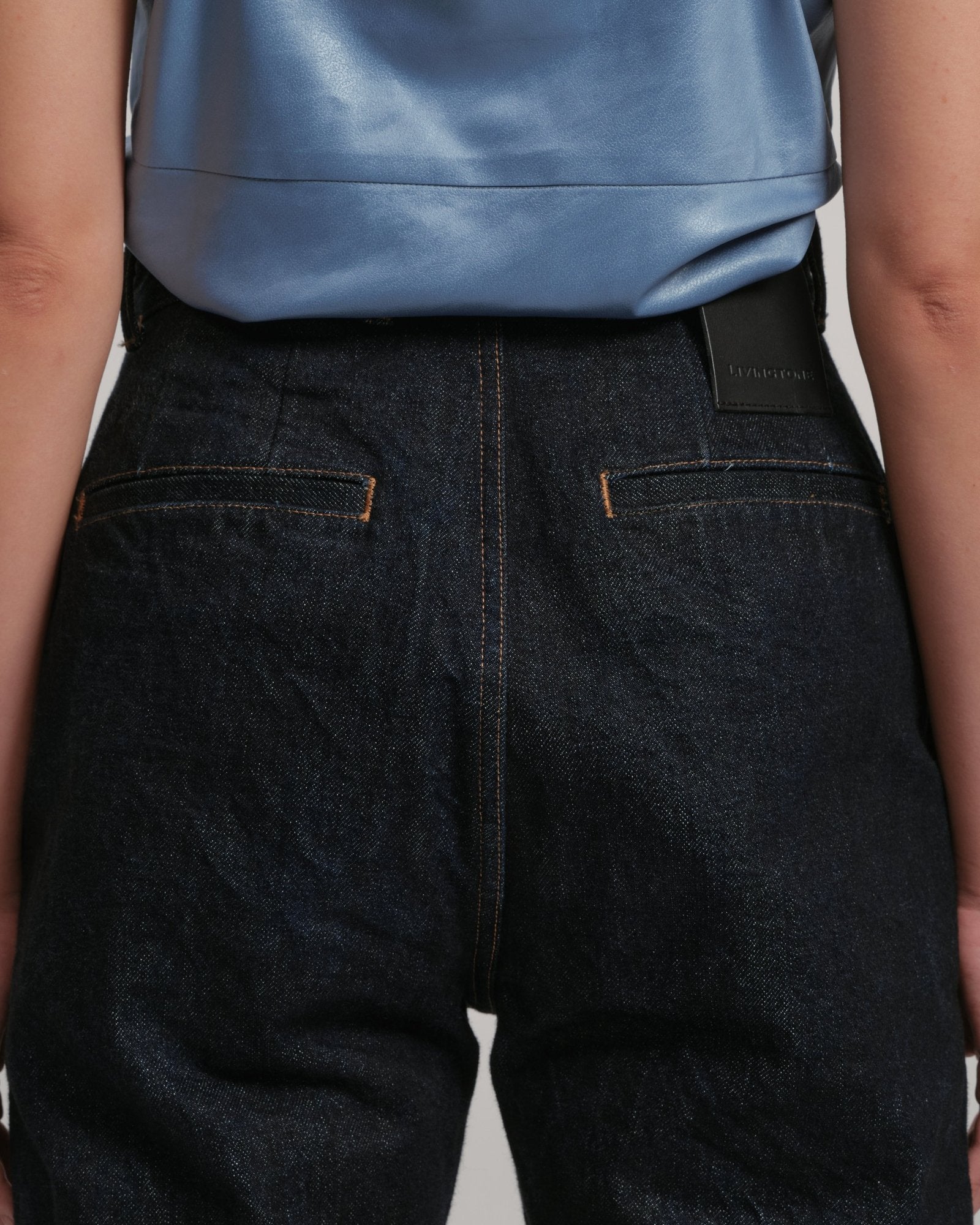 DOLK5 - Straight loose BLACK LIVINGTONE OFFICIAL WEB STORE