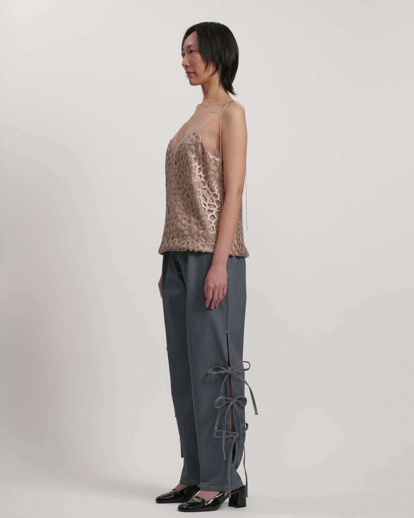Spangle lace trim cami top BLACK LIVINGTONE OFFICIAL WEB STORE