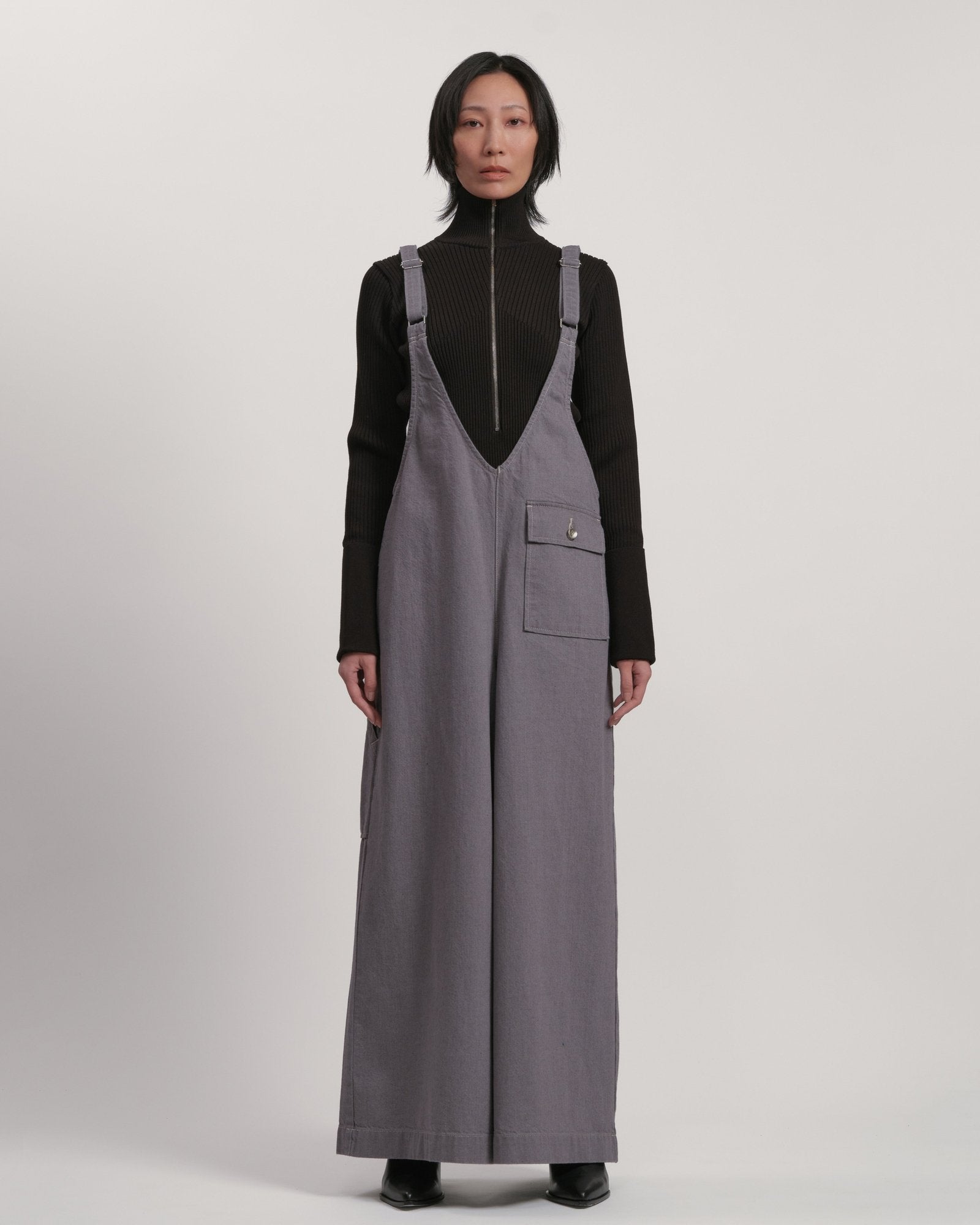 THIERRY - Deep v salopette LT BLUE LIVINGTONE OFFICIAL WEB STORE