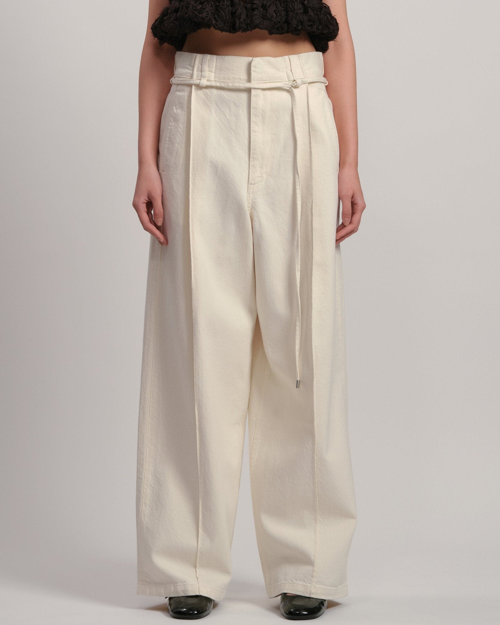 ROBERTE - Waist tuck wide WHITE LIVINGTONE OFFICIAL WEB STORE