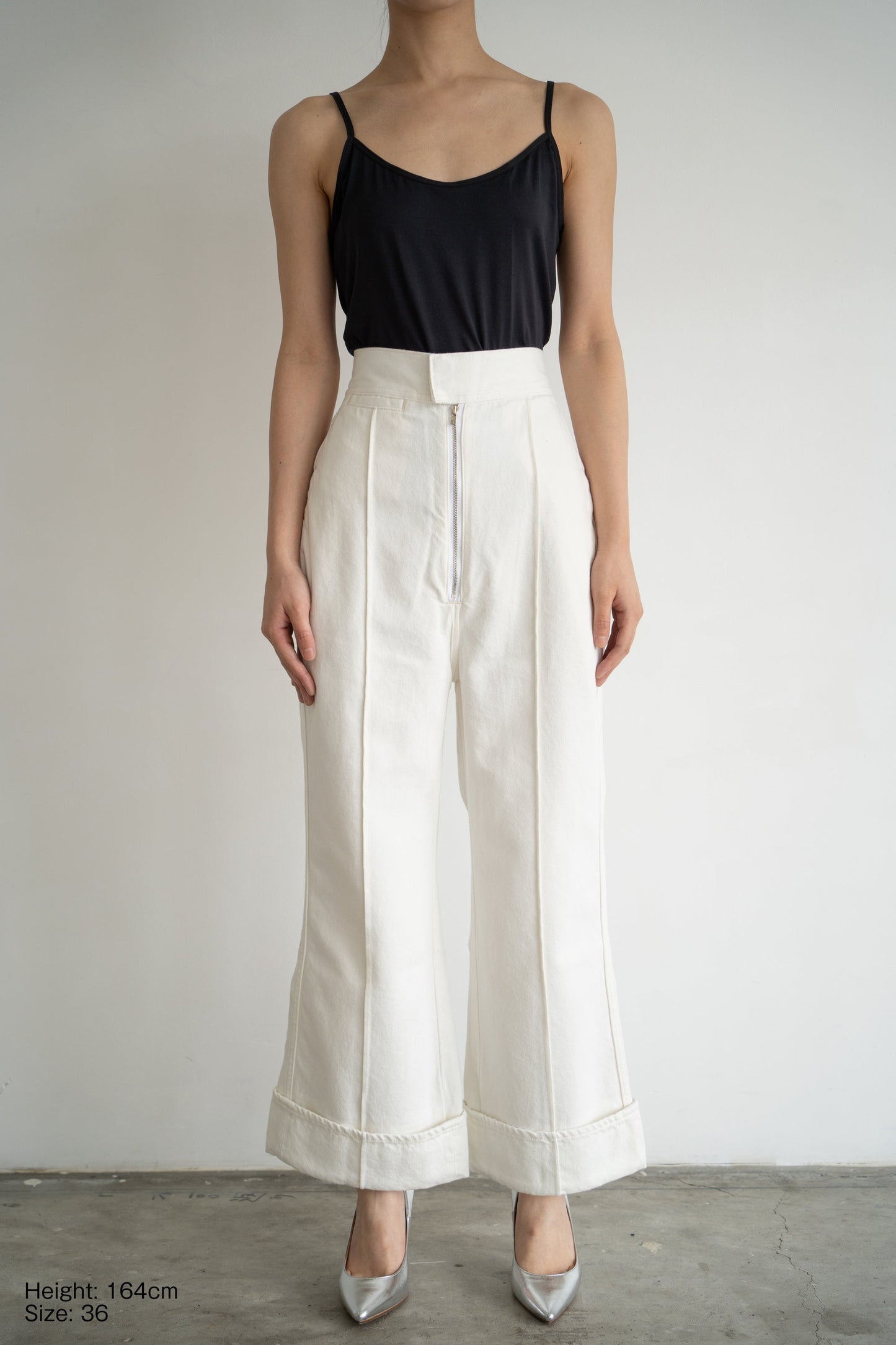 BLEK3 WHITE LIVINGTONE OFFICIAL WEB STORE